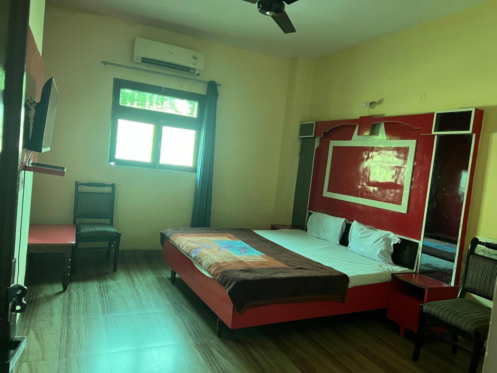 Hotel Skylark Amritsar Buitenkant foto