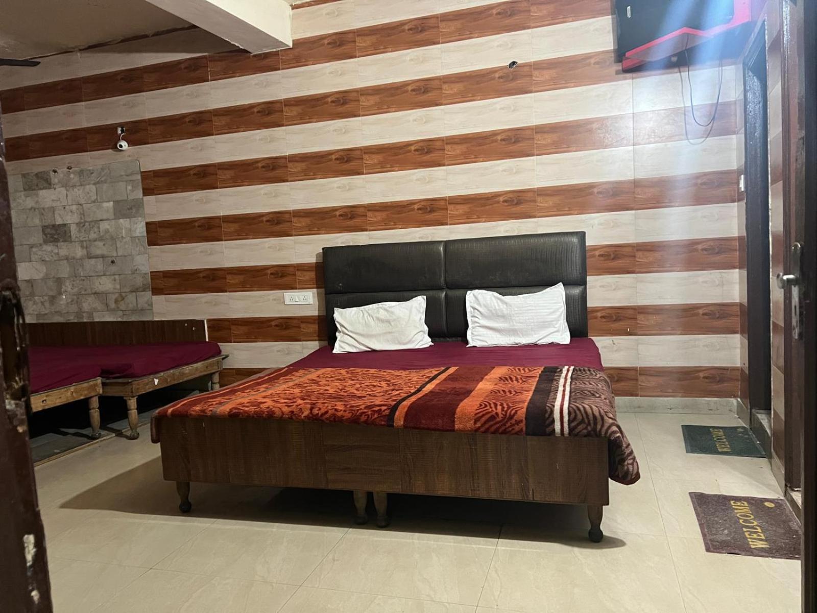 Hotel Skylark Amritsar Buitenkant foto