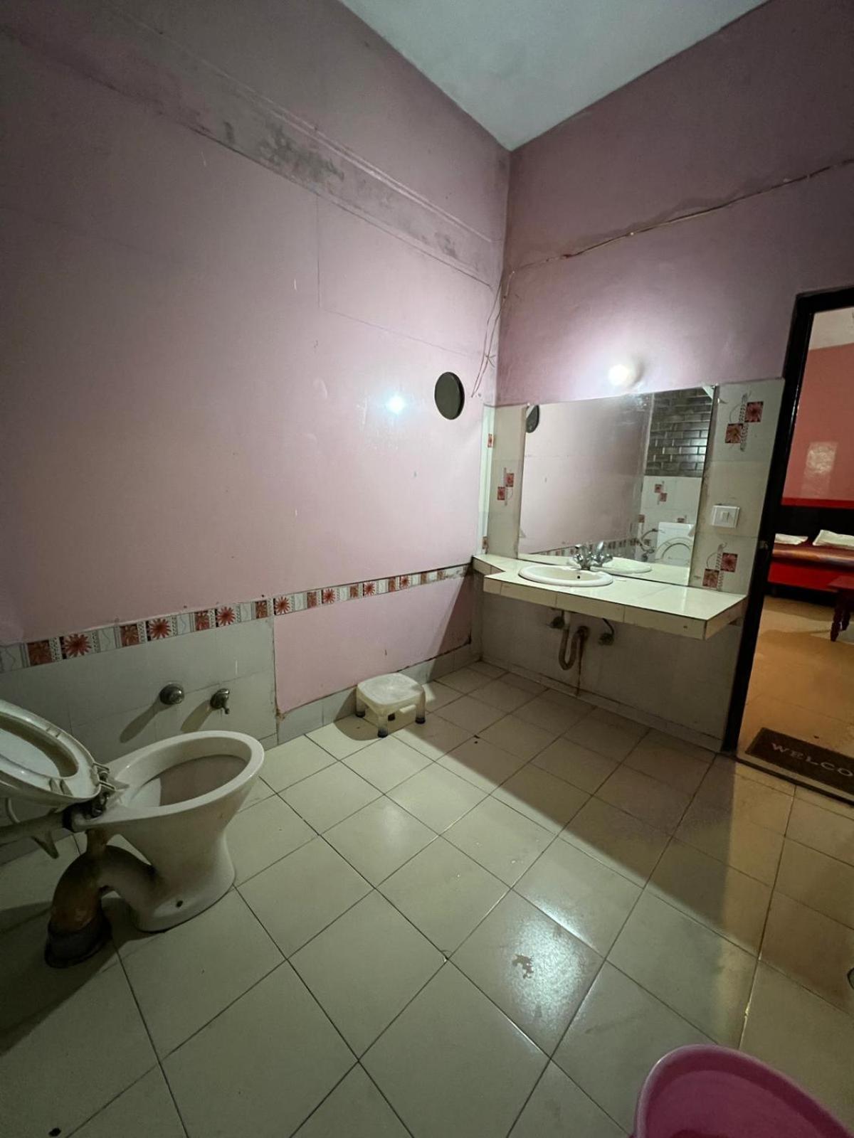 Hotel Skylark Amritsar Buitenkant foto
