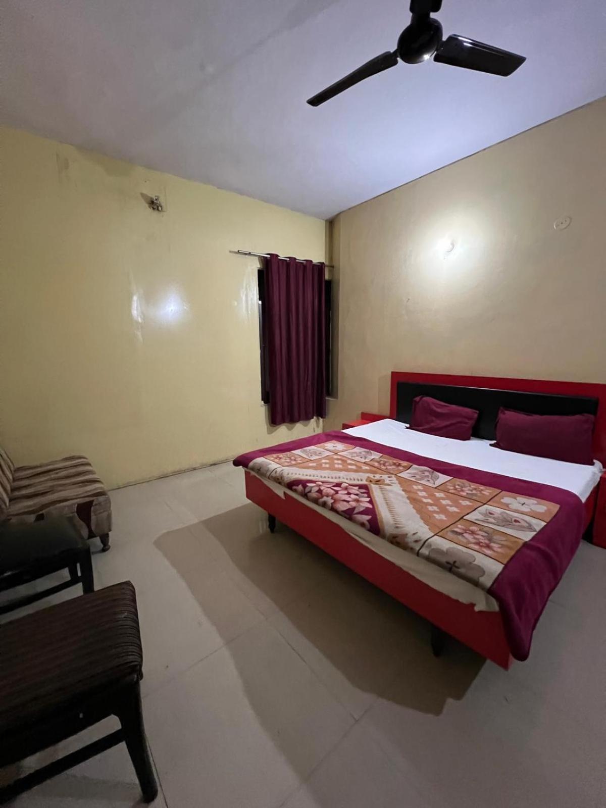 Hotel Skylark Amritsar Buitenkant foto