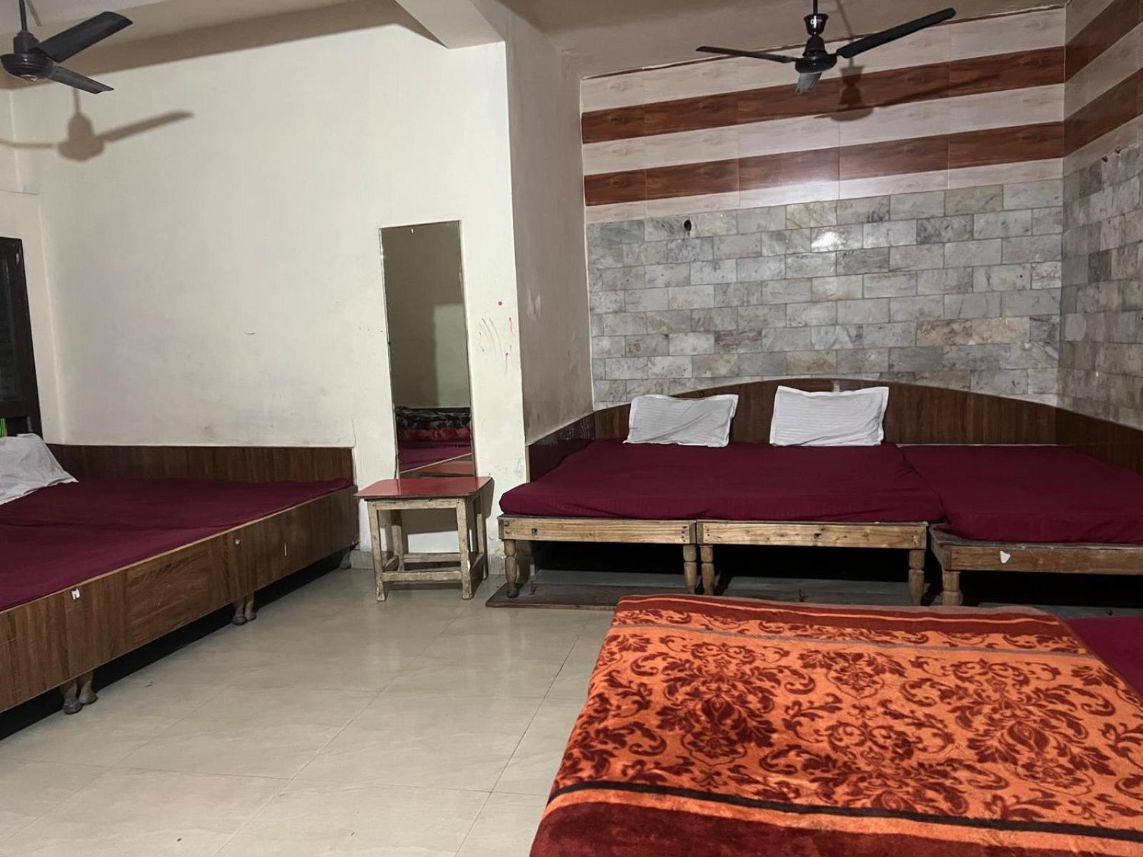 Hotel Skylark Amritsar Buitenkant foto