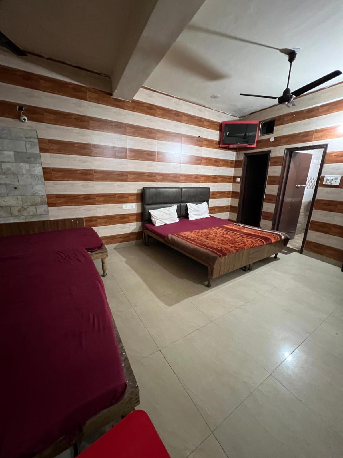 Hotel Skylark Amritsar Buitenkant foto