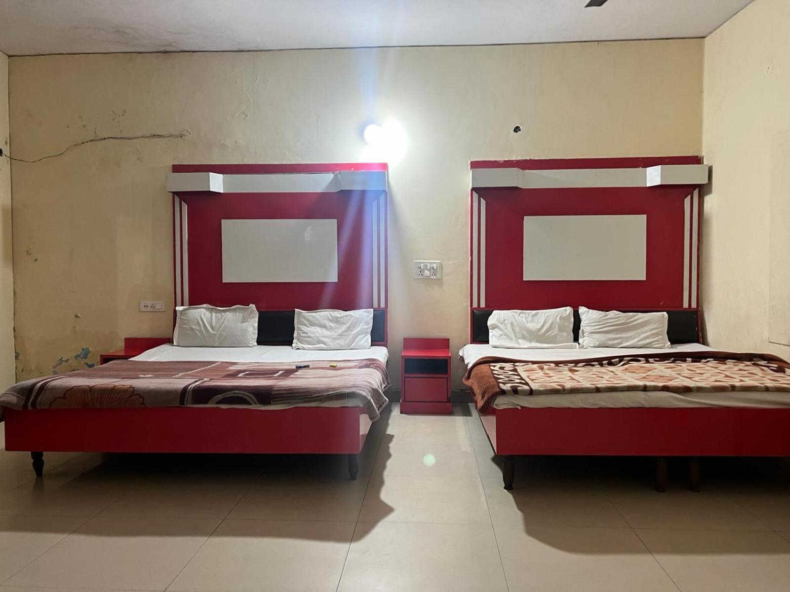 Hotel Skylark Amritsar Buitenkant foto